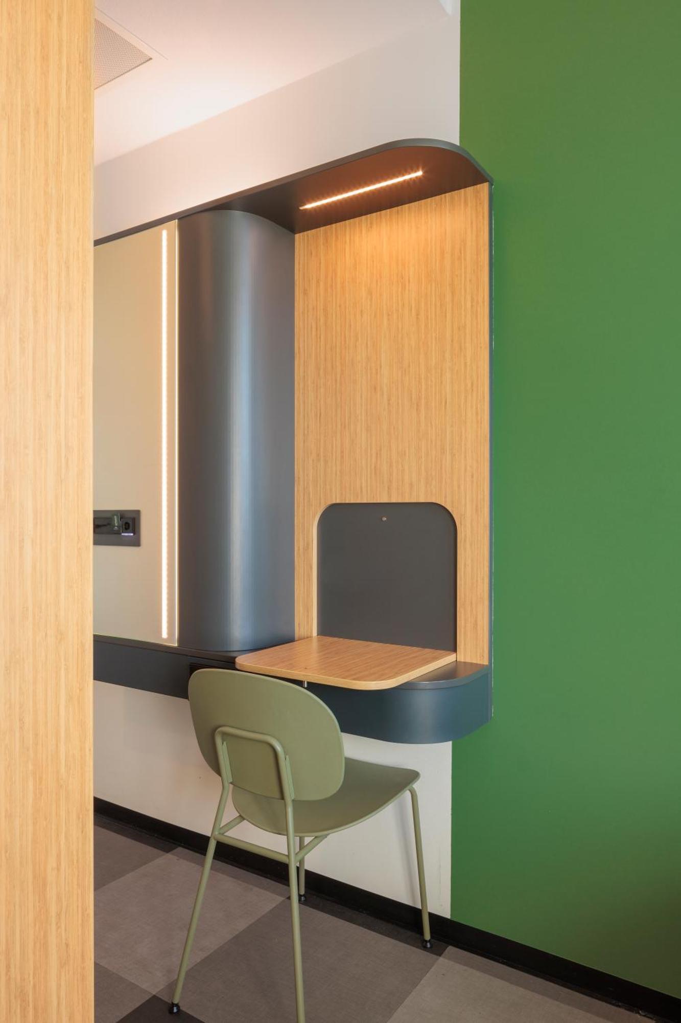 Maxhotel Amsterdam Airport Schiphol - Recently Renovated Hoofddorp Ngoại thất bức ảnh