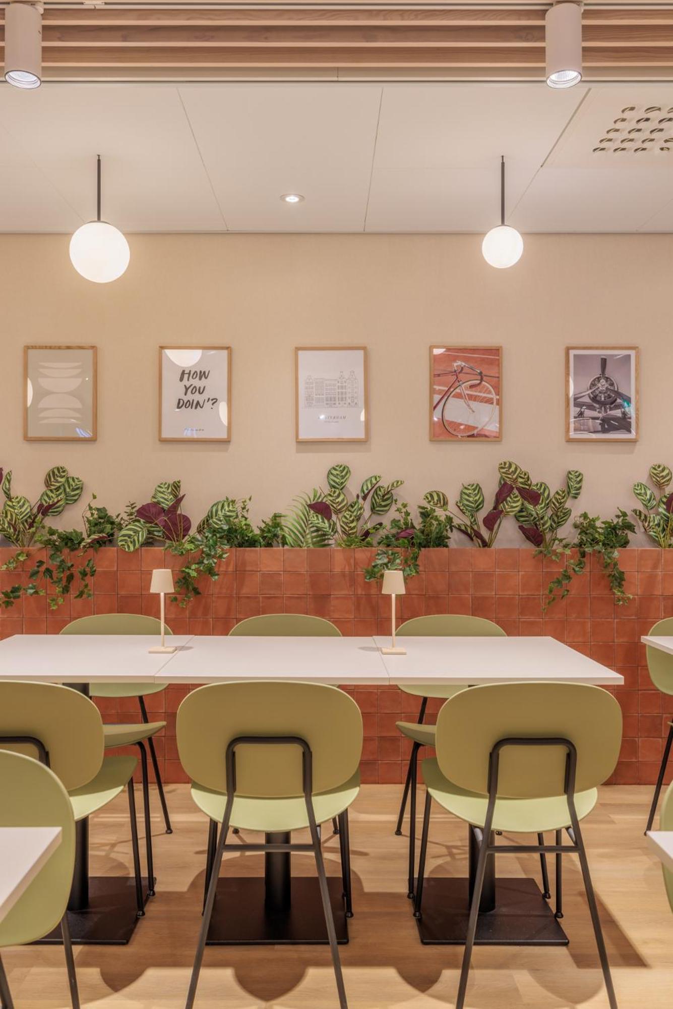 Maxhotel Amsterdam Airport Schiphol - Recently Renovated Hoofddorp Ngoại thất bức ảnh