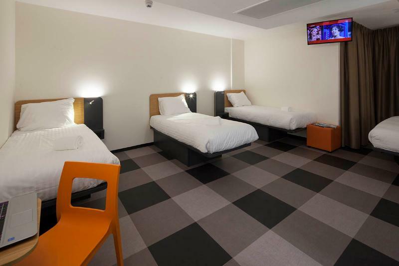 Maxhotel Amsterdam Airport Schiphol - Recently Renovated Hoofddorp Ngoại thất bức ảnh